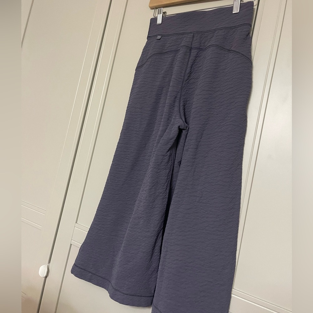 Lululemon Can You Feel The Pleat Crop in Moonwalk - Picture 6 of 15